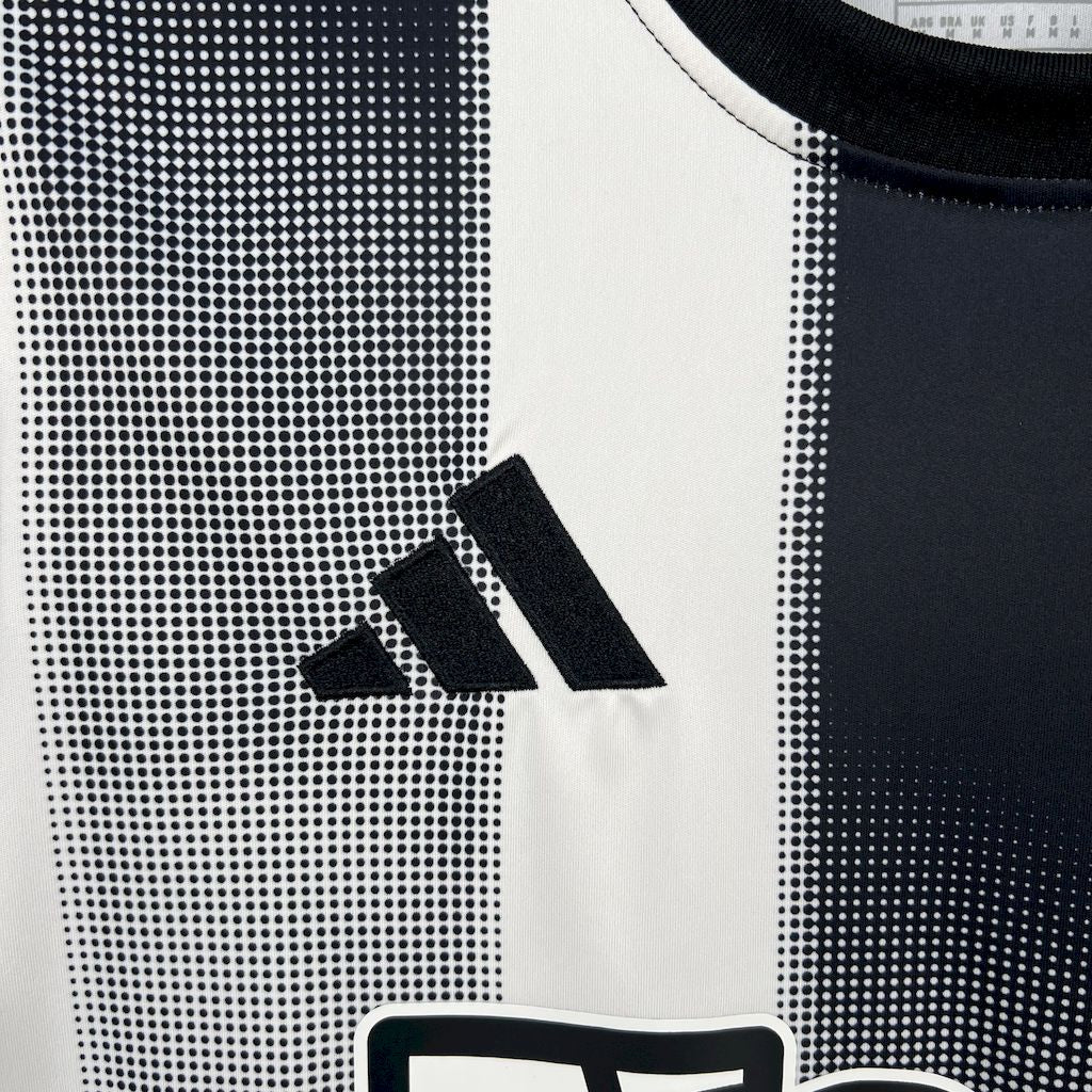 Newcastle maillot foot domicile 2025 2026
