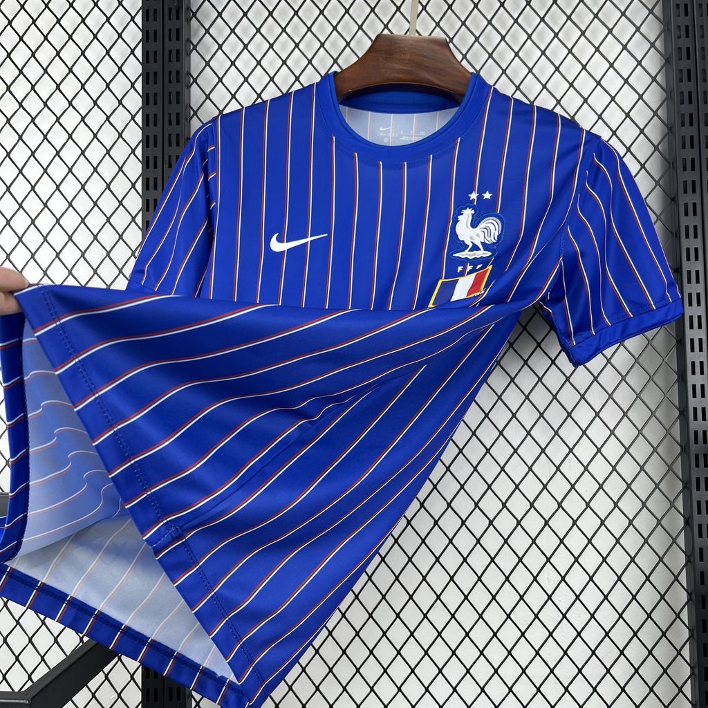 Équipe de France maillot foot entraînement Coupe Du Monde 2026 2027 Jacquemus