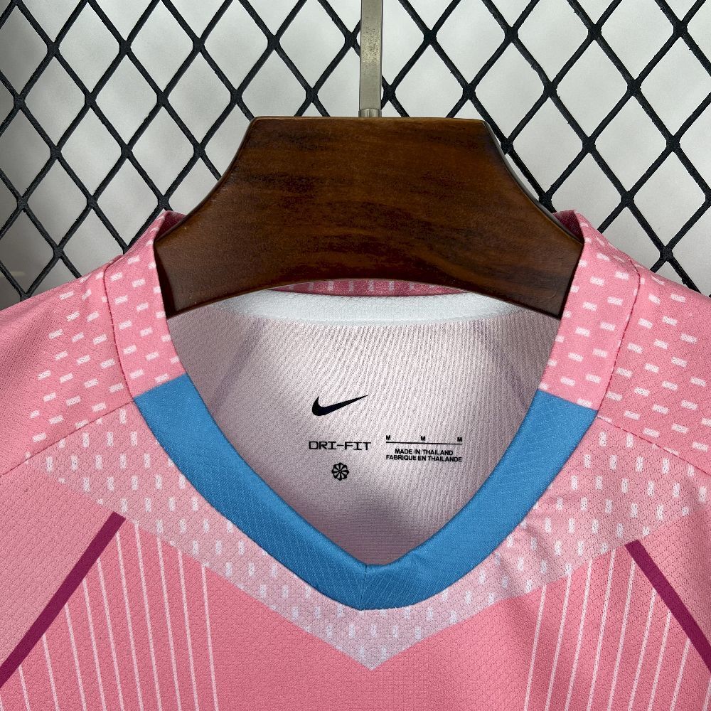 PSG Paris Saint Germain Maillot Foot Concept 2026 2027 Rose