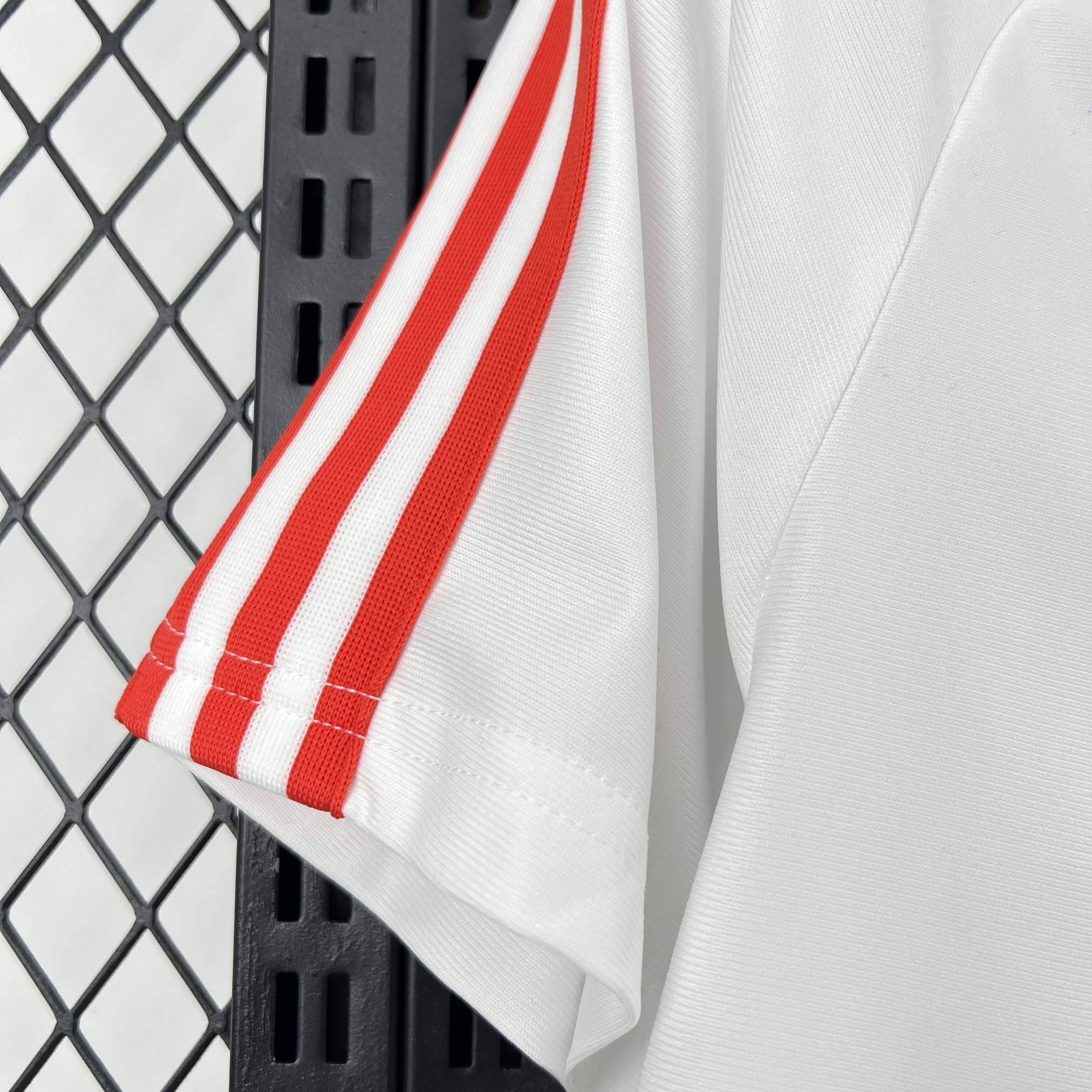Liverpool maillot foot 2026 2027