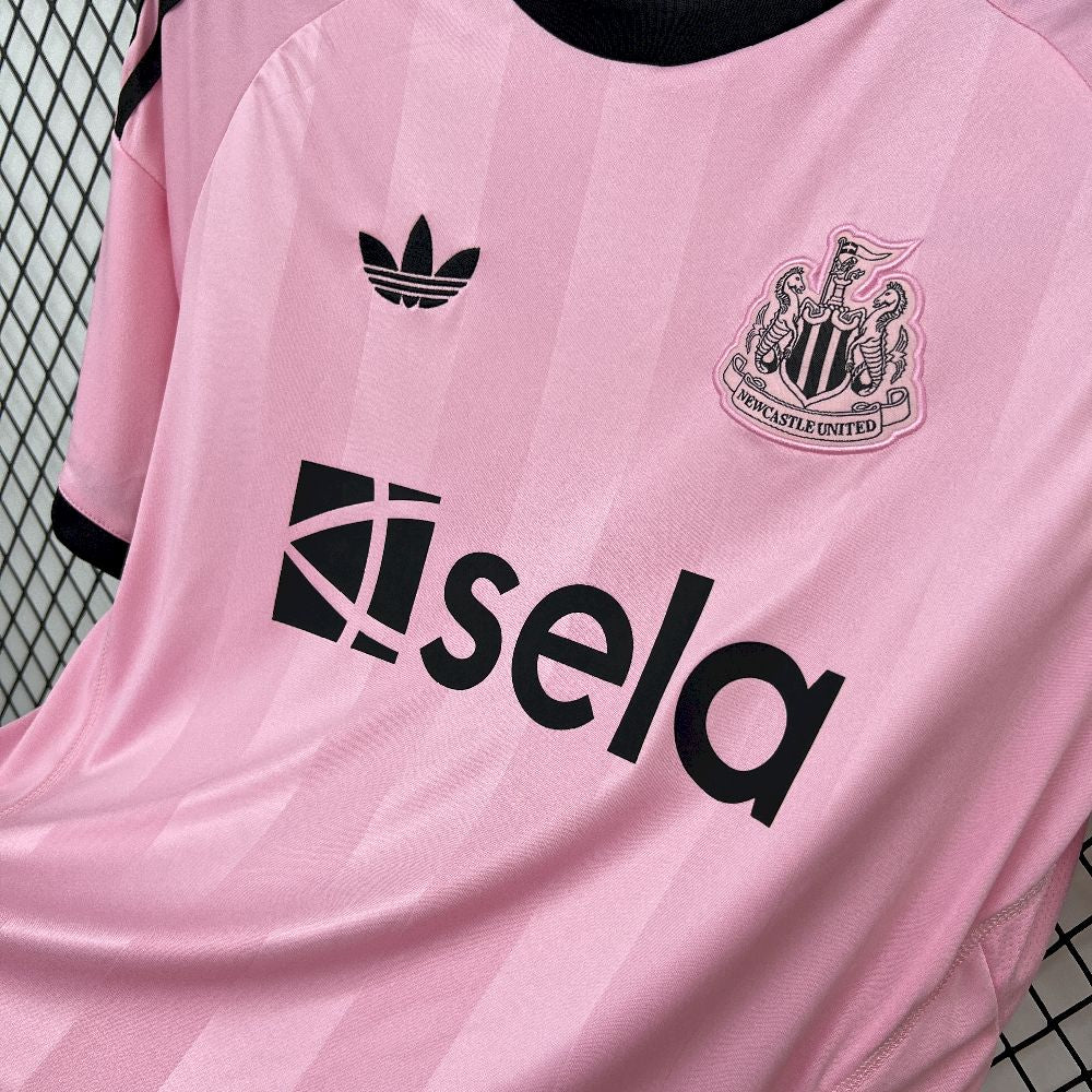Newcastle maillot foot rose 2026 2027