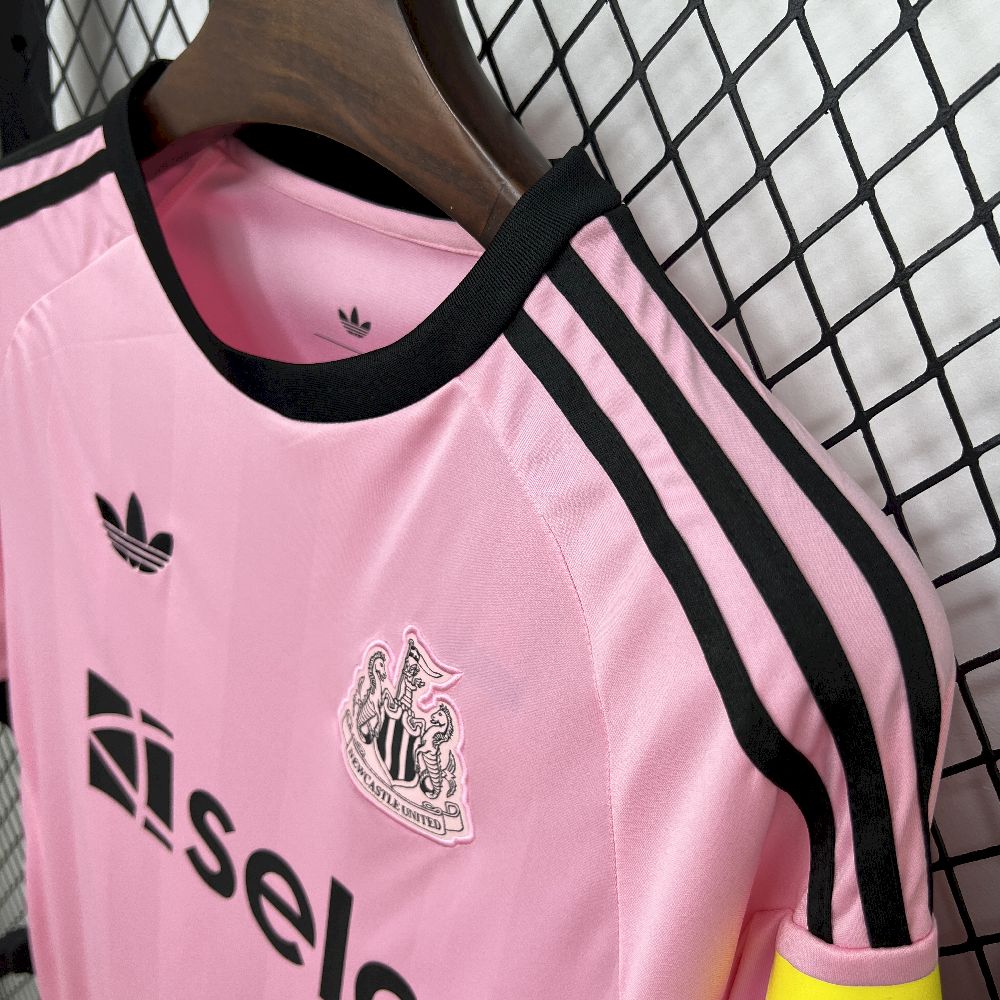 Newcastle maillot foot rose 2026 2027