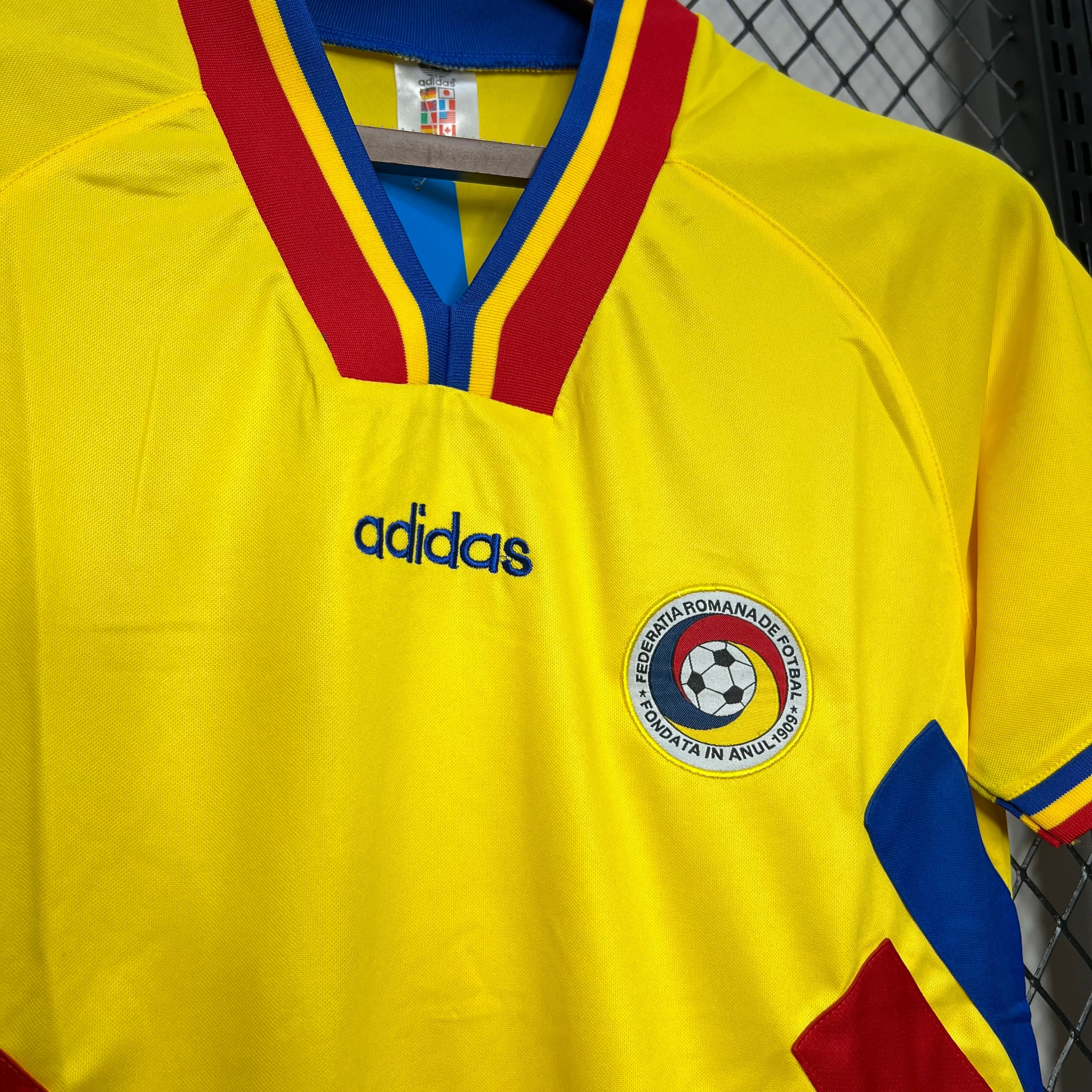 Roumanie maillot foot rétro 1994